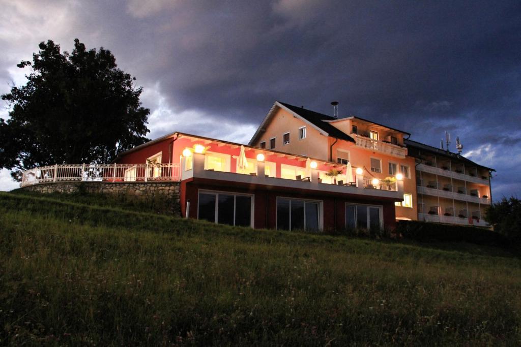 Hotel-Pension Melcher Drobollach am Faakersee Exterior photo