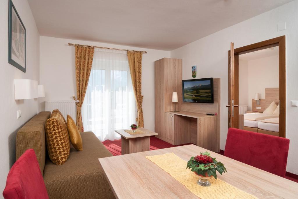 Hotel-Pension Melcher Drobollach am Faakersee Room photo